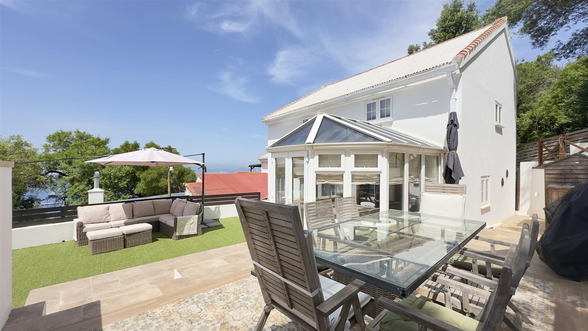 Image of House - 5 Bedrooms - 4 Bathrooms for Sale in Other South District-Gibraltar, Image 23